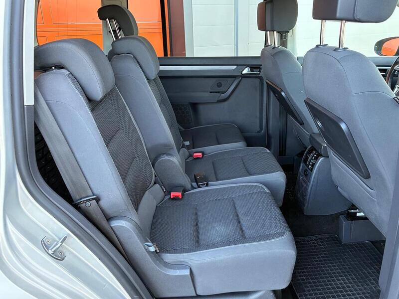 Volkswagen Touran vaihtoauto