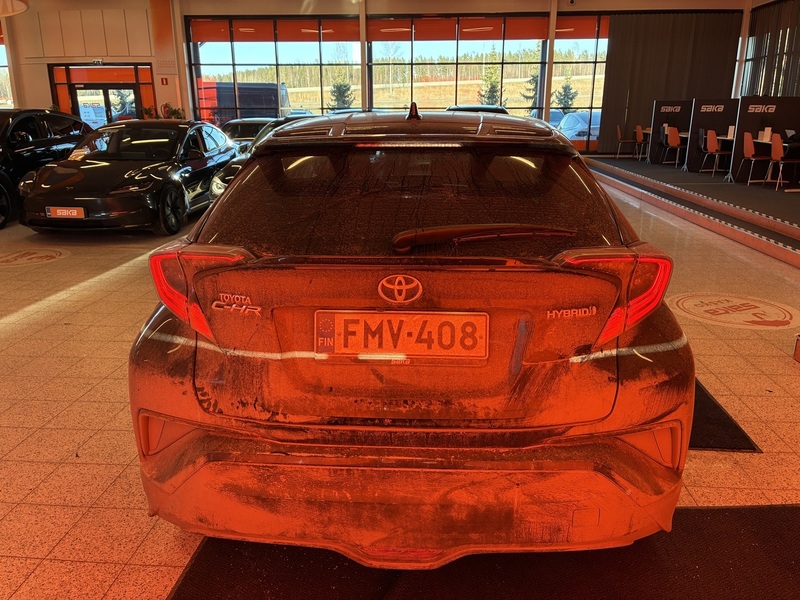 Toyota C-HR vaihtoauto