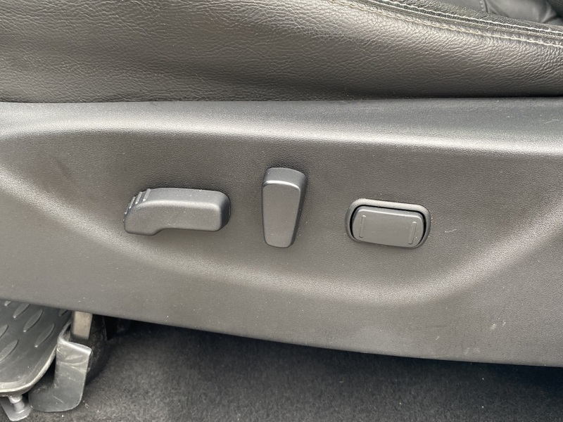 Nissan NP300 vaihtoauto
