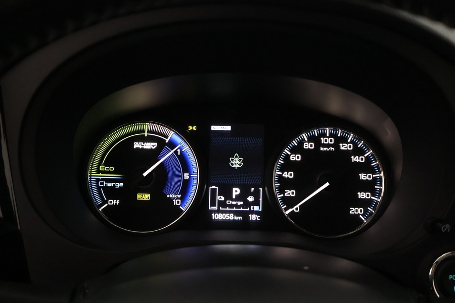 Mitsubishi Outlander PHEV vaihtoauto