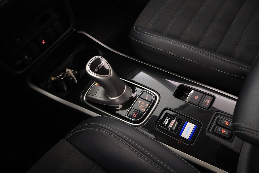 Mitsubishi Outlander PHEV vaihtoauto