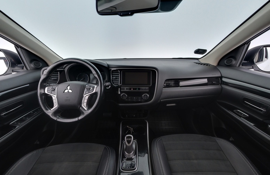 Mitsubishi Outlander PHEV vaihtoauto