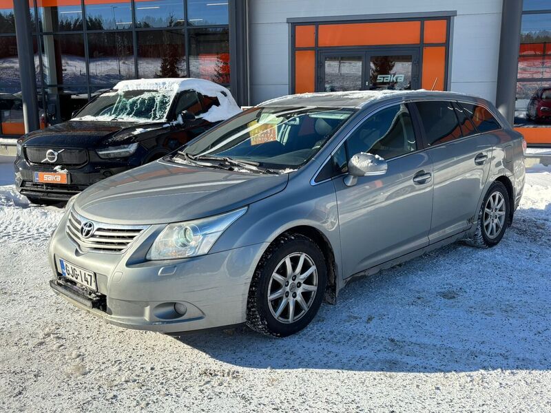 Toyota Avensis vaihtoauto