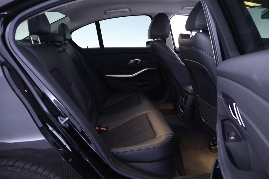 BMW 330 vaihtoauto