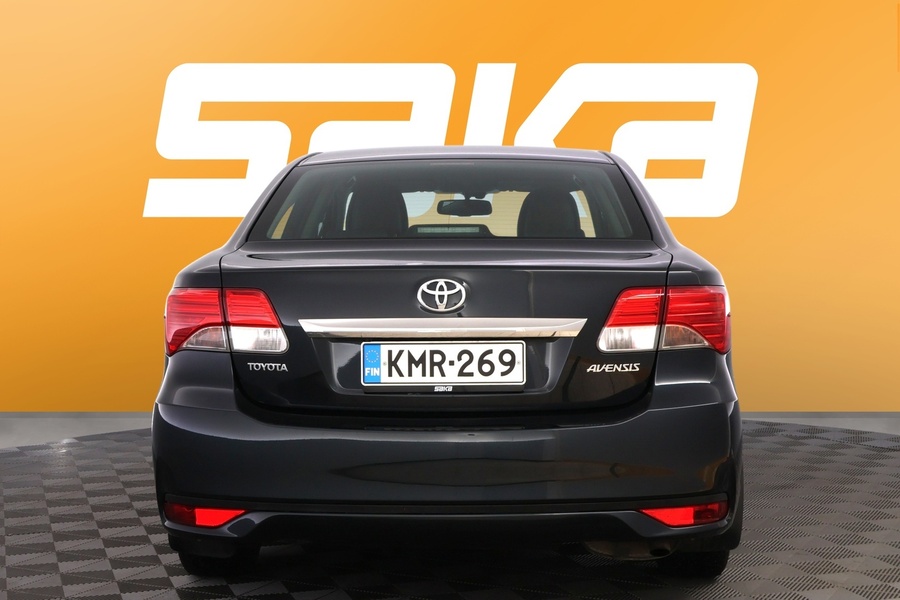 Toyota Avensis vaihtoauto