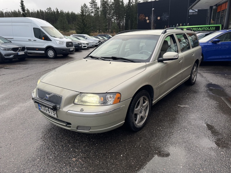 Volvo V70 vaihtoauto