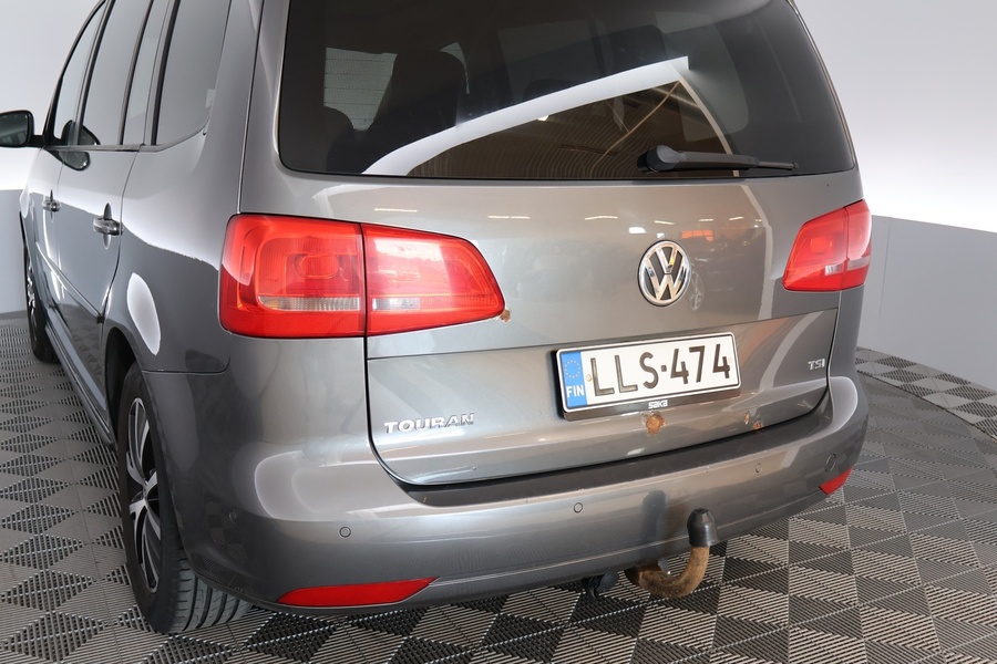 Volkswagen Touran vaihtoauto