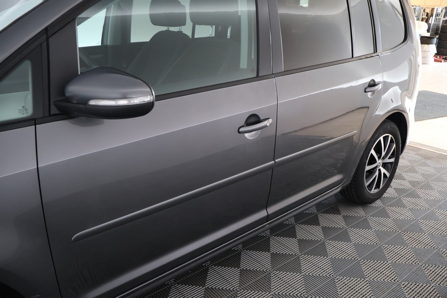 Volkswagen Touran vaihtoauto