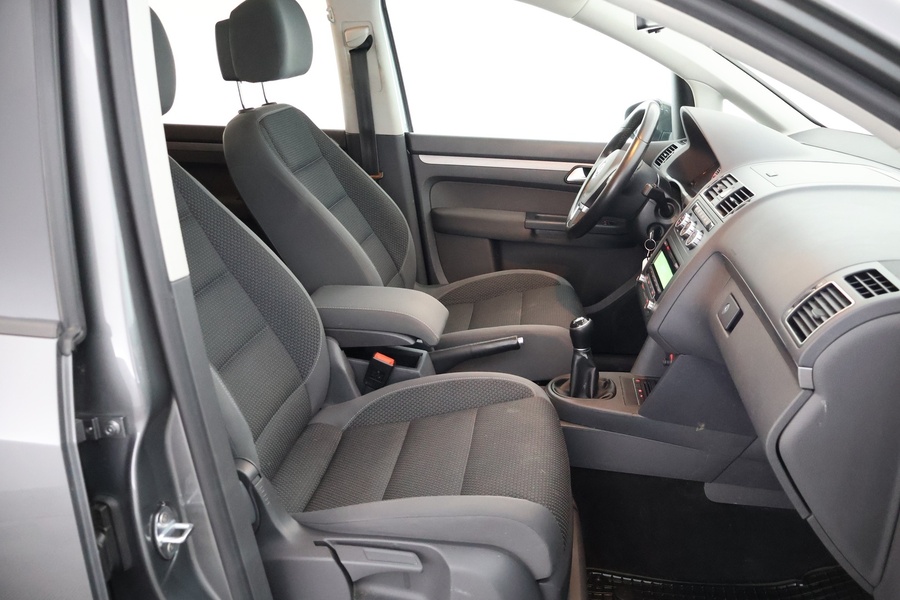 Volkswagen Touran vaihtoauto