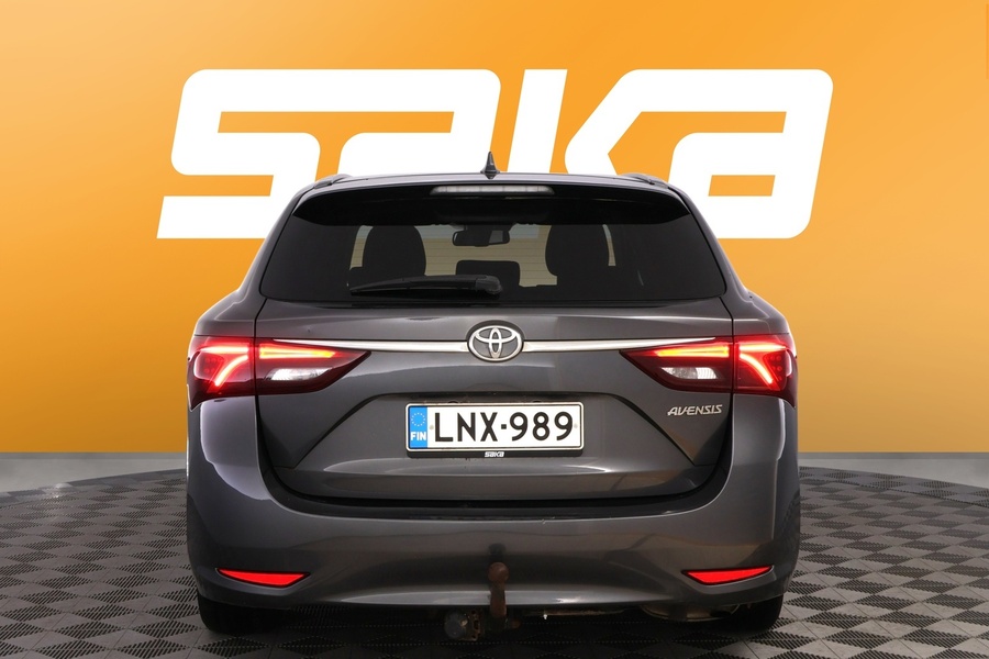 Toyota Avensis vaihtoauto