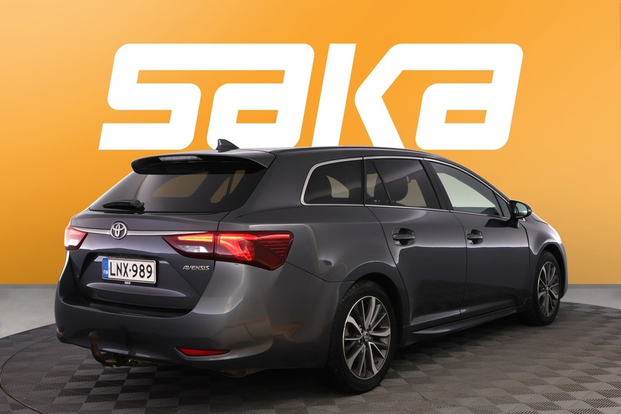 Toyota Avensis vaihtoauto