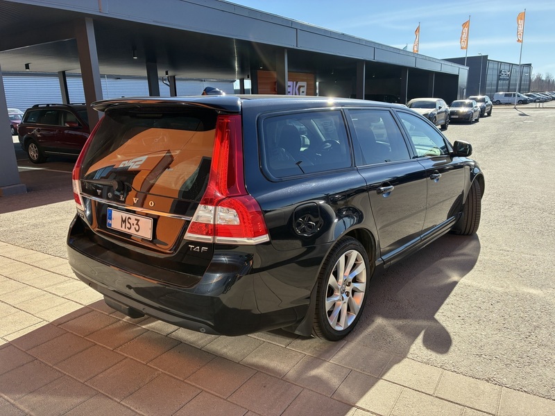 Volvo V70 vaihtoauto