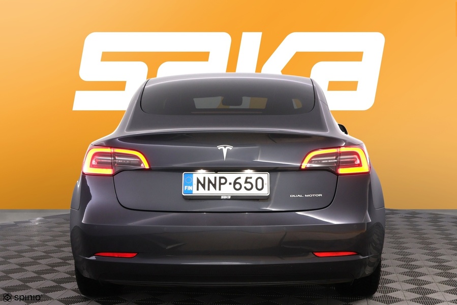 Tesla Model 3 vaihtoauto