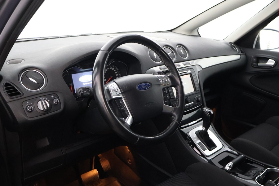 Ford S-MAX vaihtoauto