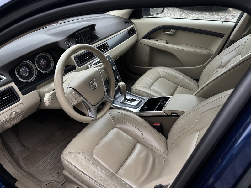 Volvo V70 vaihtoauto