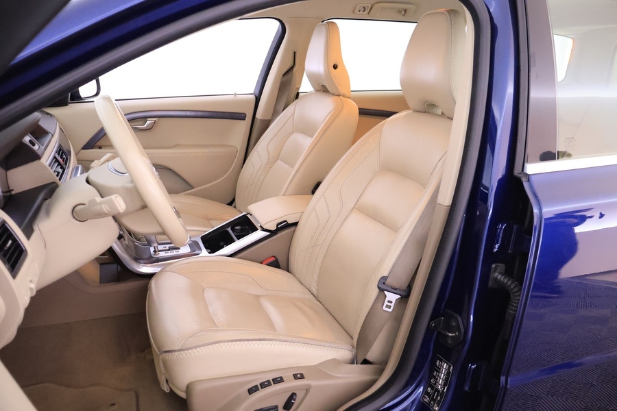 Volvo V70 vaihtoauto