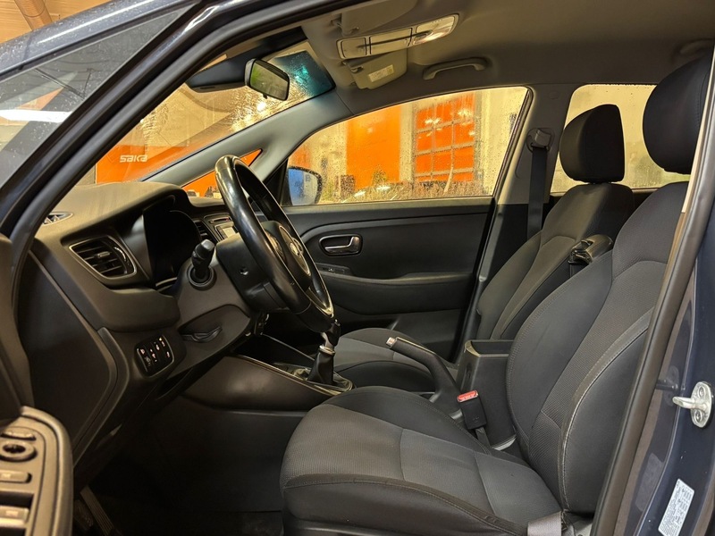 Kia Carens vaihtoauto