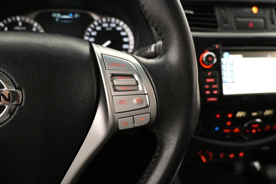 Nissan Navara vaihtoauto