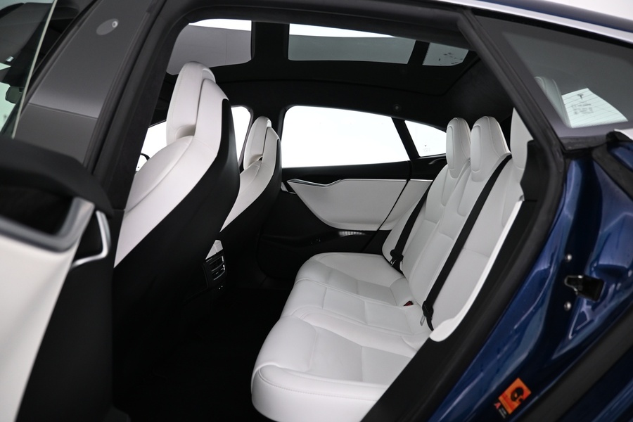 Tesla Model S vaihtoauto