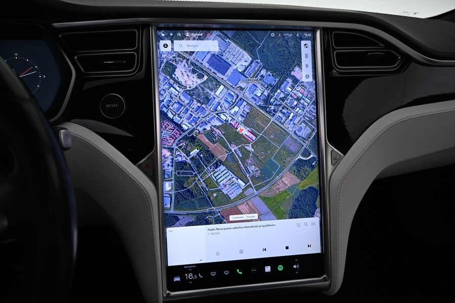 Tesla Model S vaihtoauto