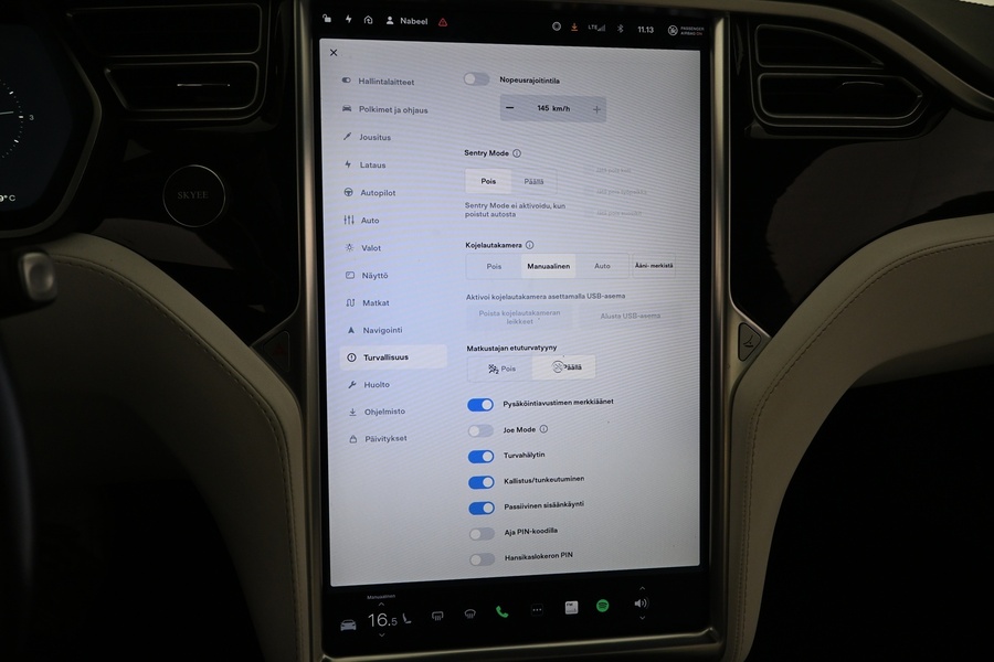 Tesla Model S vaihtoauto