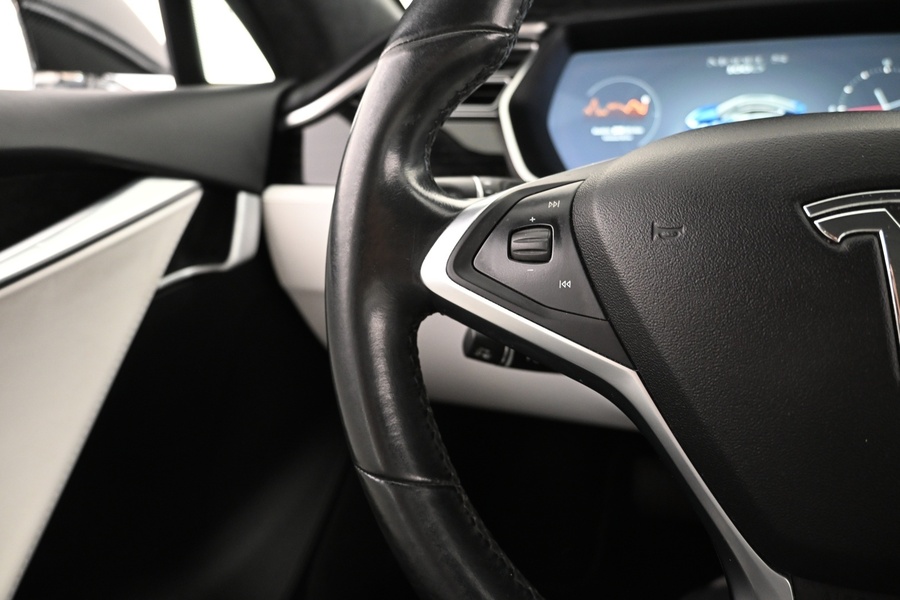 Tesla Model S vaihtoauto