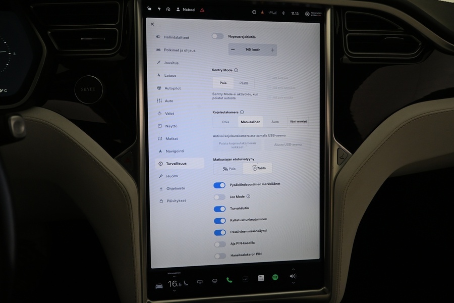 Tesla Model S vaihtoauto