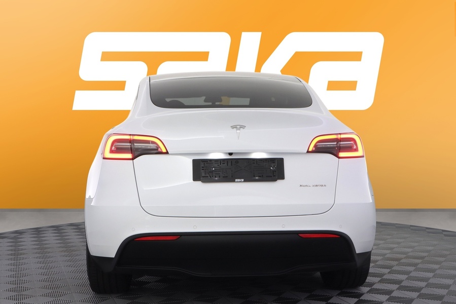 Tesla Model Y vaihtoauto