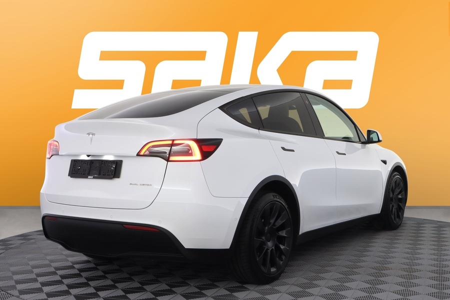 Tesla Model Y vaihtoauto