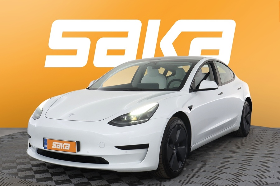 Tesla Model 3 vaihtoauto