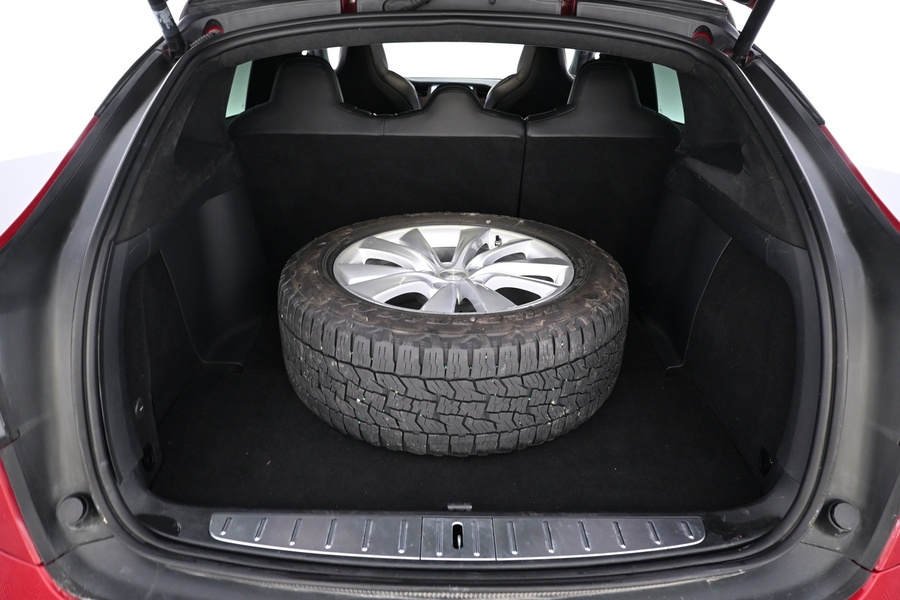 Tesla Model X vaihtoauto