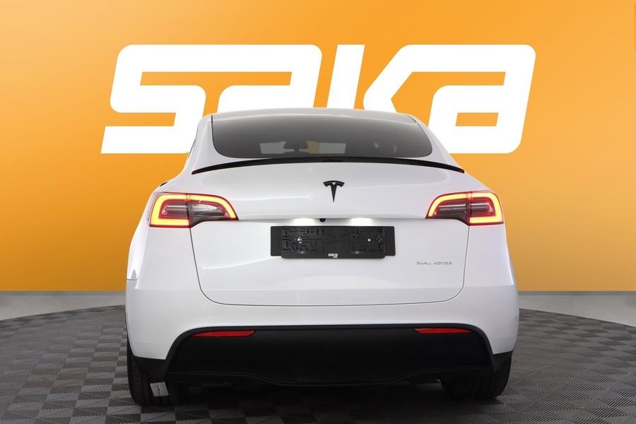 Tesla Model Y vaihtoauto