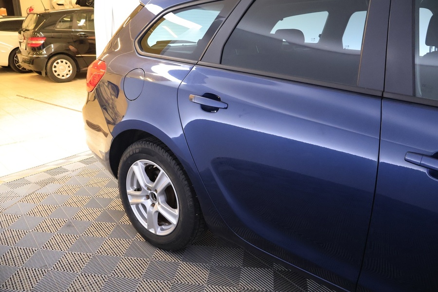 Opel Astra vaihtoauto