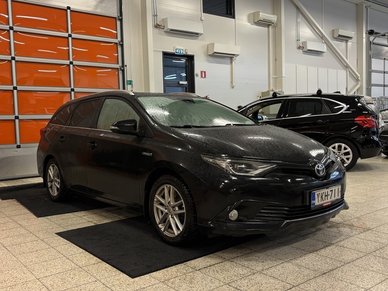 Toyota Auris vaihtoauto