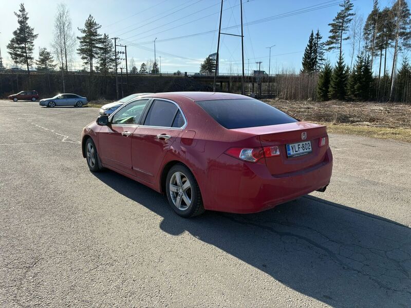 Honda Accord vaihtoauto