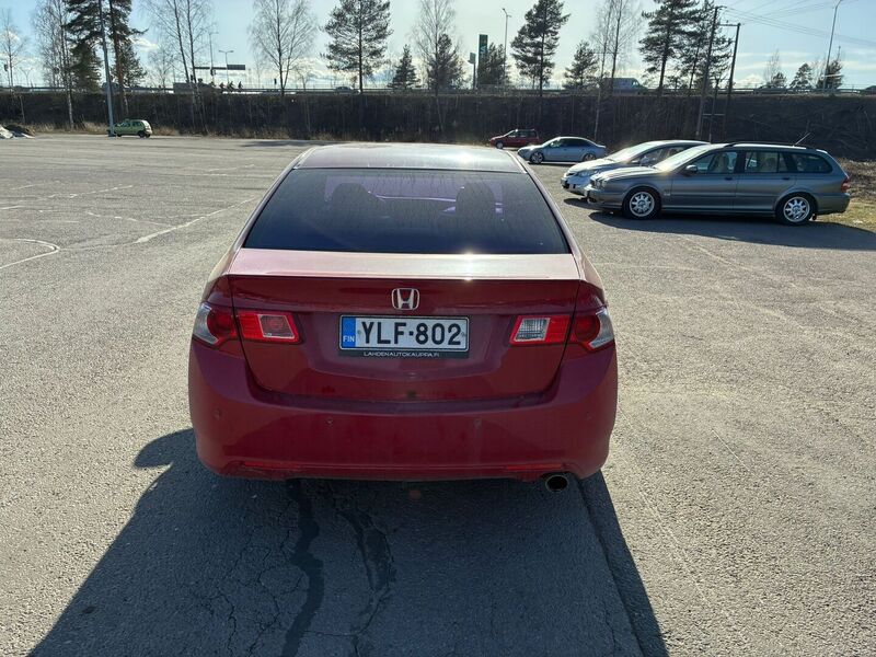 Honda Accord vaihtoauto