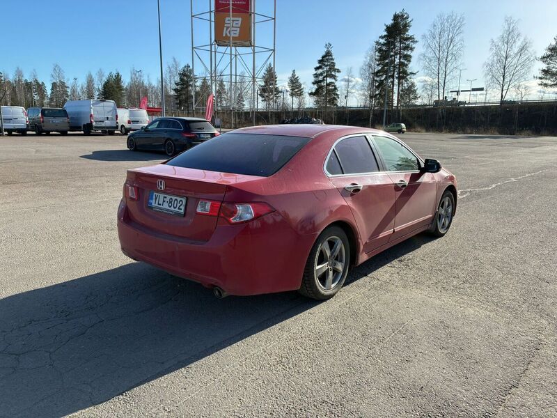 Honda Accord vaihtoauto