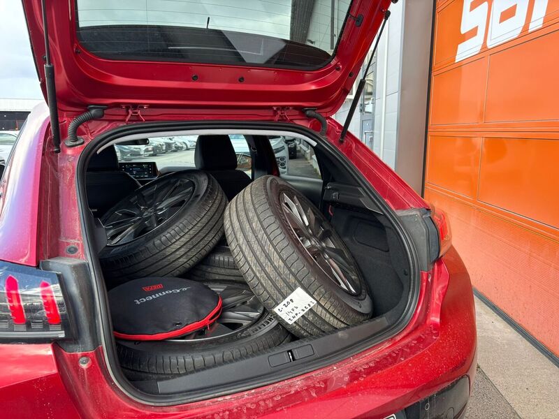 Peugeot e-208 vaihtoauto