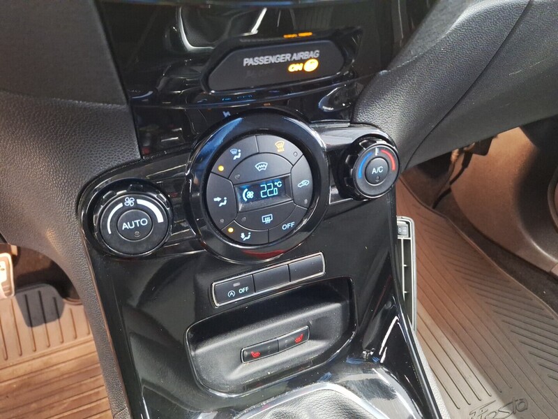 Ford Fiesta vaihtoauto