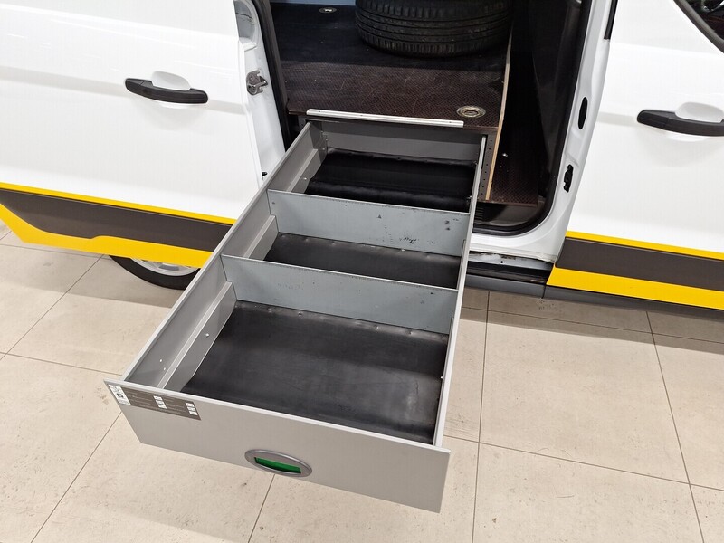 Ford Transit Connect vaihtoauto