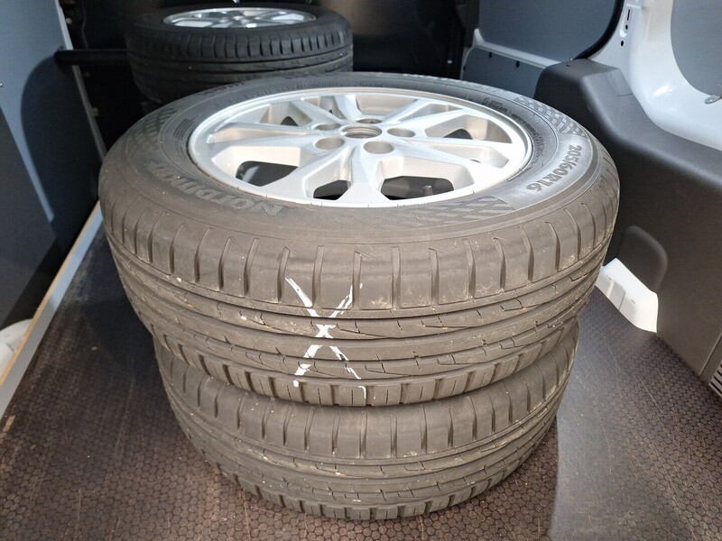 Ford Transit Connect vaihtoauto