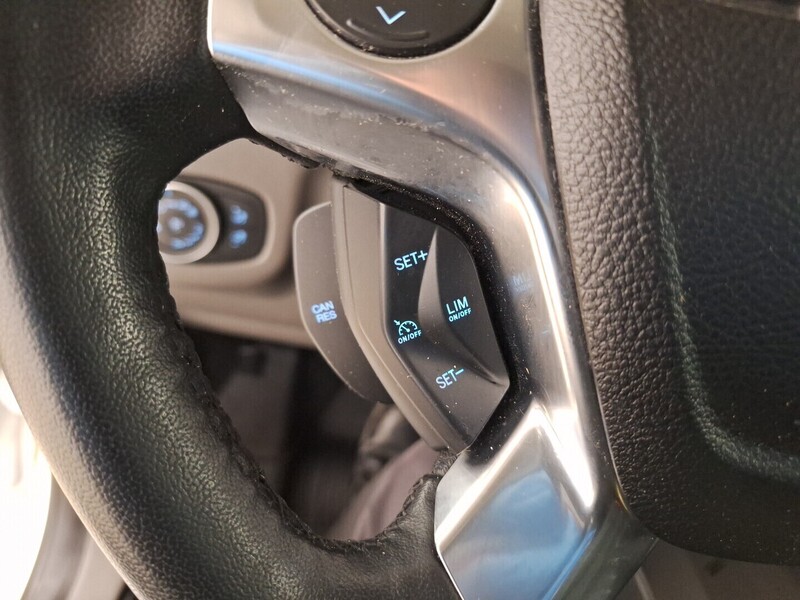 Ford Transit Connect vaihtoauto