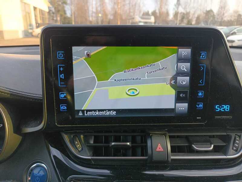 Toyota C-HR vaihtoauto