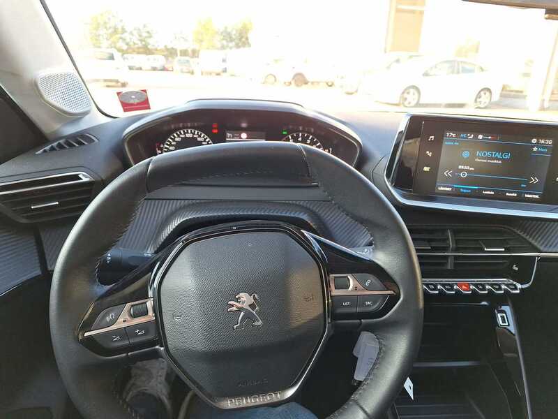 Peugeot 208 vaihtoauto