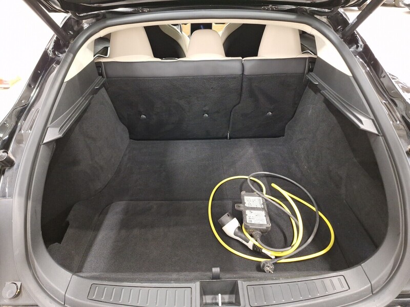 Tesla Model S vaihtoauto