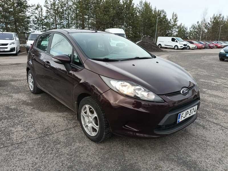 Ford Fiesta vaihtoauto