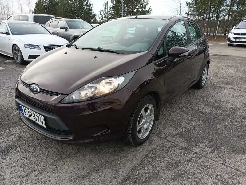 Ford Fiesta vaihtoauto
