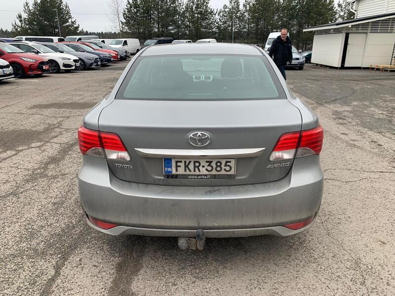 Toyota Avensis vaihtoauto