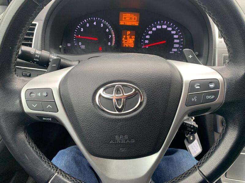 Toyota Avensis vaihtoauto