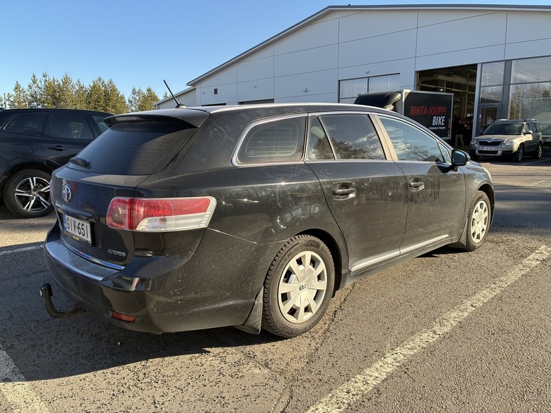 Toyota Avensis vaihtoauto